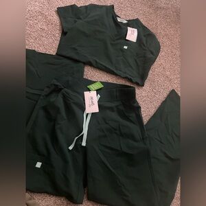 Garde malade xs top and wide leg pants forest green